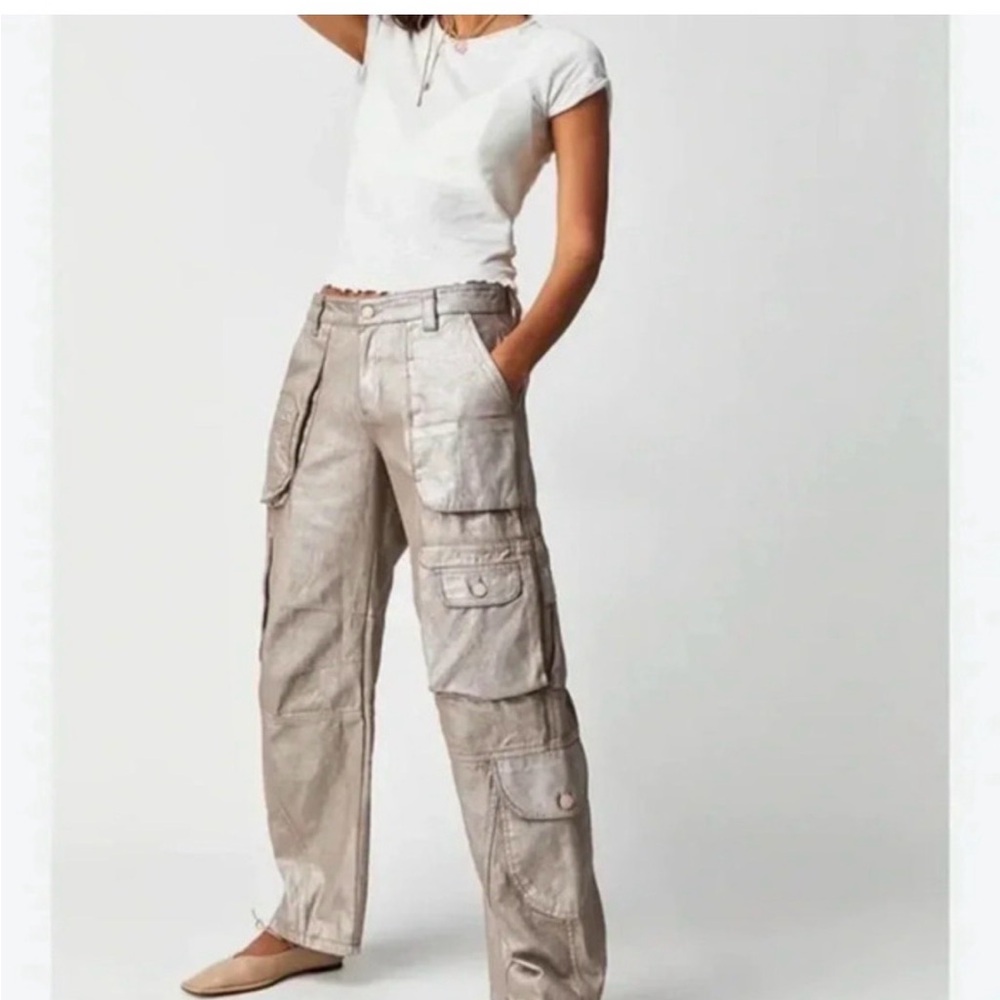 Free People We The Free Lap Of Luxury Barrel Cargo Jeans Size 26 B65